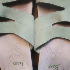 Bass sandals